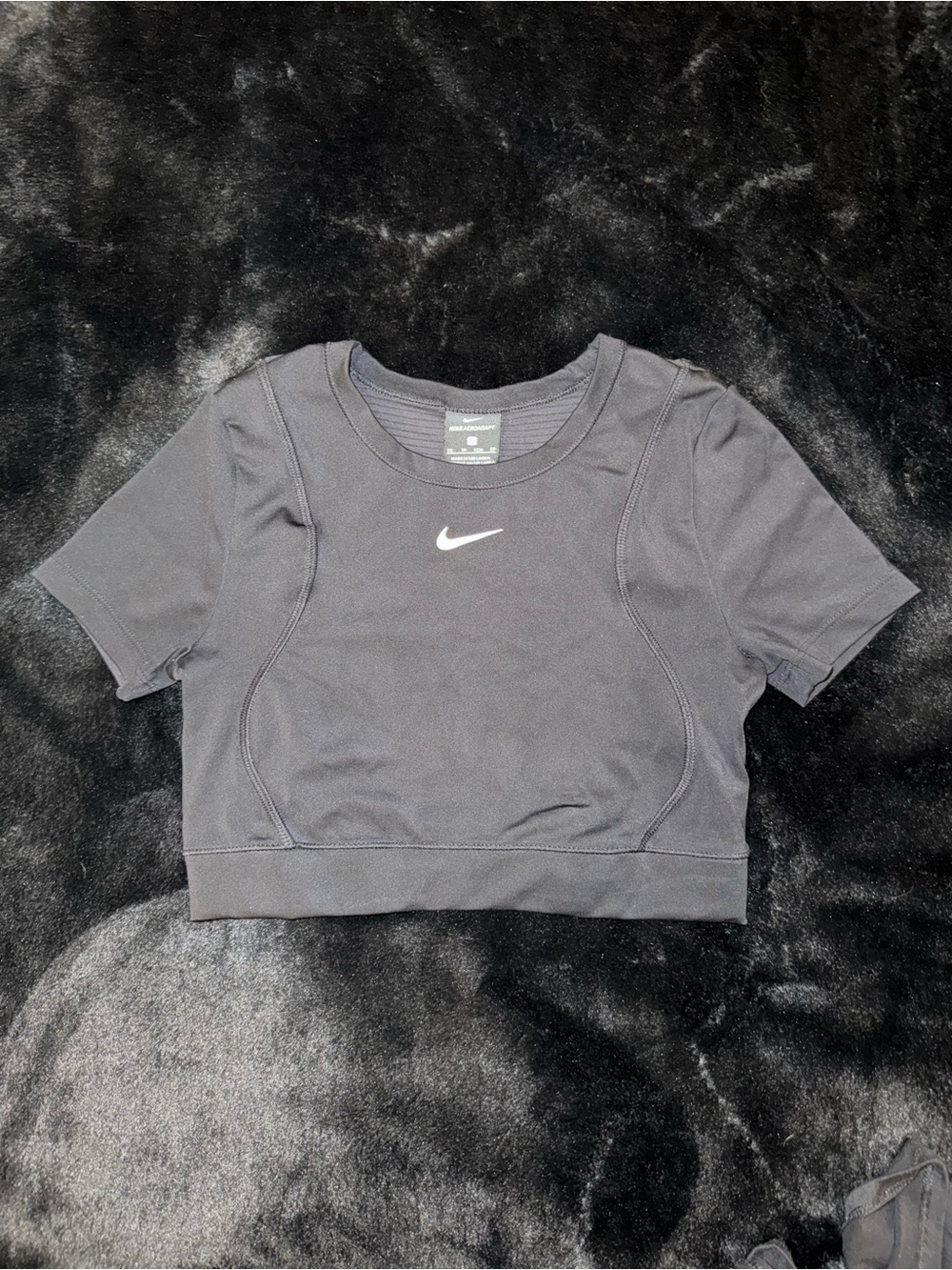 Nike Women’s Aeroadapt Black Cropped Athletic Tee
